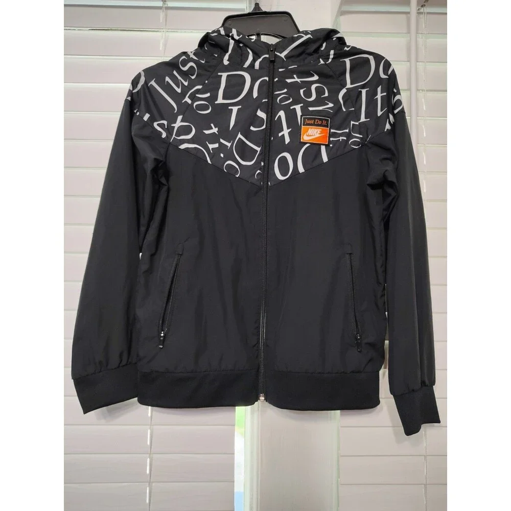 Nike Boys Sportswear Wind Runner Just Do It Hooded Jacket in Black Size Medium